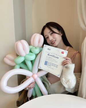 Ririko Masuzawa Instagram - 𝑓𝑖𝑛𝑎𝑙𝑙𝑦…💞🌸🫧
英検準1級に合格しました🥹🎀
⁡
中学から大学受験ギリギリまで
何回も受けたけど受からなくて
一度諦めたけれど、ついに…！
学生時代とは状況は変わって独学だったし、
映画の撮影の1週間後に試験だったから、
最後までどうなるかわからなかったけど
本当に本当に嬉しい😭😭😭
⁡
これからも
知性、感性、美しさに磨きをかけ、
世界へ羽ばたけるような
人間になれるように頑張ります🌷
#英検 #英検準1級 #英検準一級 #studygram