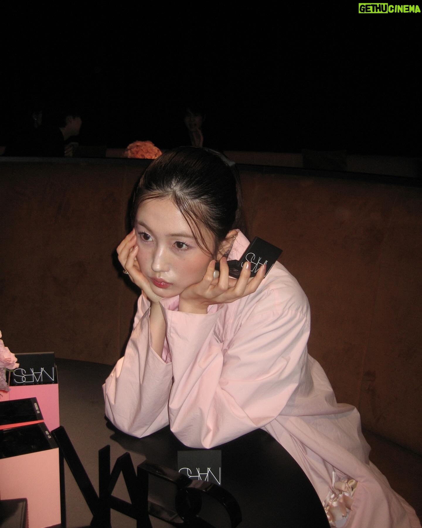 Ririko Masuzawa - 167 Likes - 🪷🍸🪷🍸🪷🍸🪷
.
.
@narscosmeticsjapan の
BRUSHシリーズのアップグレードを記念した
スペシャルなパーティーでした🖤
写真見返してるけど、
わたしのほっぺ可愛くてきゅんとしちゃう…✴︎
900番のBEHAVEベースに
777番のORGASM EDGEを使ってます🫦
#nars #narscosmetics #MADEYOUBLUSH