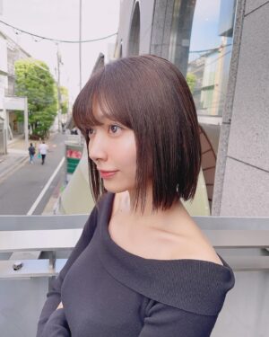 Risako Ito Instagram - 初めてのダブルカラー☕️

いつもわたしのふわっとした要望を汲み取って素敵なカラーリングをしてくださる
@aidaman321 さん
ありがとうございます、、😭

ヘアケアもがんばろ〜っと