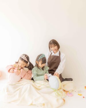 Risako Ito Instagram - 🌸4/1よりスタート
サービスのご予約が開始となりました。

こちらの投稿を見たとお伝えいただくと
サポート代金が先着30家庭様に1時間1000円〜ご利用頂けます。
（2時間分が有効となります。交通費・オプション料金・手数料が別途かかります。）

*是非こちらの投稿をシェアしていただけますと幸いです*
これを機にぜひお気軽にお使いいただければ嬉しく思います ☺️✨

くこんな方におすすめ＞
・仕事が残業の日に保育園のお迎えから寝かしつけまで楽しい遊びを取り入　　　　　　れながら子供の日常生活のサポートして欲しい。
・テレワークなので公園や外出先で子供のサポートをしてほしい。
・子供が楽しく遊んでいる間にたまにはゆっくり過ごしたい。
・クオリティの高い読み聞かせや歌を聞かせたい。
・寂しい思いをさせるのではなくおもいっきり楽しんで過ごして欲しい。
・子供に合ったシッターさんをリストアップして欲しい。
・運営と距離の近い手厚いサポートが欲しい。

弊社のシッターキャストは全員が歌やお芝居、ピアノなどそれぞれの分野で
秀でた才能を持つエンターテイナーです。
加えて、事業内保育講習、保育資格（国家試験資格、全国保育サービス協会主催講習等）などを資格取得した一定以上の保育スキルを持つシッターキャストが大切なお子様をお預かりします。
お使いいただけるひと家庭ひと家庭に丁寧なサポートを心がけさせていただきます🍀

予約もLINE(https://works.do/R/ti/p/info@fluffy-ket) で可能です。

どうぞお気軽にご連絡下さい✨

#fluffyket #フラッフィーケット#ベビーシッター#ベビーシッター始めました #ベビーシッターサービス #ベビーシッター募集 #ベビーシッター求人 #ベビーシッターさんと繋がりたい#認可外保育施設 #うたのおねえさん#うたのおにいさん#子ども子育て #子ども子育て支援新制度 #ベビーシッター求人 #ベビーシッター東京 #ベビーシッター求人 #ベビーシッター#ナニー