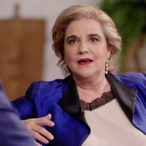 Risto Mejide Instagram - Hoy a las 22:50 cerramos la 9ª temporada de @chestercuatro, con unos datos de audiencia y unas críticas que jamás habríamos imaginado. Quizás la mejor temporada que hayamos hecho hasta la fecha, a tenor de vuestro apoyo. Y lo hacemos con un capítulo tan actual como necesario. Un capítulo que entronca con el mayor genio musical de todos los tiempos y con mi nueva novela, #Dieciséisnotas, pues pondremos el énfasis en las parejas con diferencia de edad. Nos vemos esta noche en @cuatrotv. Ha sido un placer, chesteros. Esta noche nos despedimos… hasta la temporada que viene. Sed felices a pesar de los demás. Ah, y amad más y joded menos. 🥲