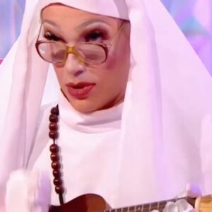 Rita Baga Instagram - ALERTE !

Soeur Sourire, alias @susanfromgrindr, nous a écrit le hit de cet été 2023, en hommage à notre @ritabagaz !

L’épisode 5 de Drag Race Belgique est toujours disponible sur Auvio. 

#DragRaceBelgique
#dragrace 

✨Watch @dragracebelgique on @wowpresentsplus (worldwide ex. Belgium) and Auvio/@tipikrtbf (Belgium)! 👑

#DragRaceBelgique, hosted by #CanadasDragRace icon @ritabagaz, Thursdays at 11AM PT / 8PM CET 🌈