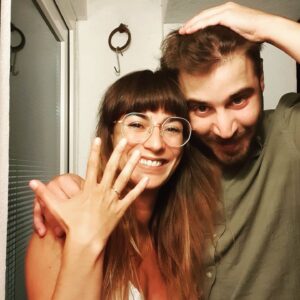 Rita Camarneiro Instagram - Sim. Sim. Sim.
É sempre constrangedor dizer isto nas redes sociais porque estás sempre à minha frente e digo-te na cara. Mas amo-te em todo o lado. Para sempre.