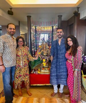 Ritesh Sidhwani Instagram - May the divine blessings of Lord Ganesha bring eternal happiness and peace to all.  #GaneshChaturthi