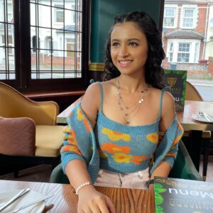 Ritika Shrotri Instagram - Just waiting for my order! #foodie #grace 

Pc @juibendkhale 
#photooftheday #foodie #outfit #casuals