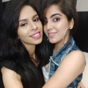 Ritika Sukheeja Instagram - Twin 😍 @subha_nandhini 
My doll has become so different in a good way and now we take pictures without and filters 😂😂😂😂. I'm just so glad about it. Grow more girl ,you deserve the best #misstamilnaduinternational . I call us a coven coz ik no one can handle us together as sisters.Love you loads dolly😘😘😘
#bffs
