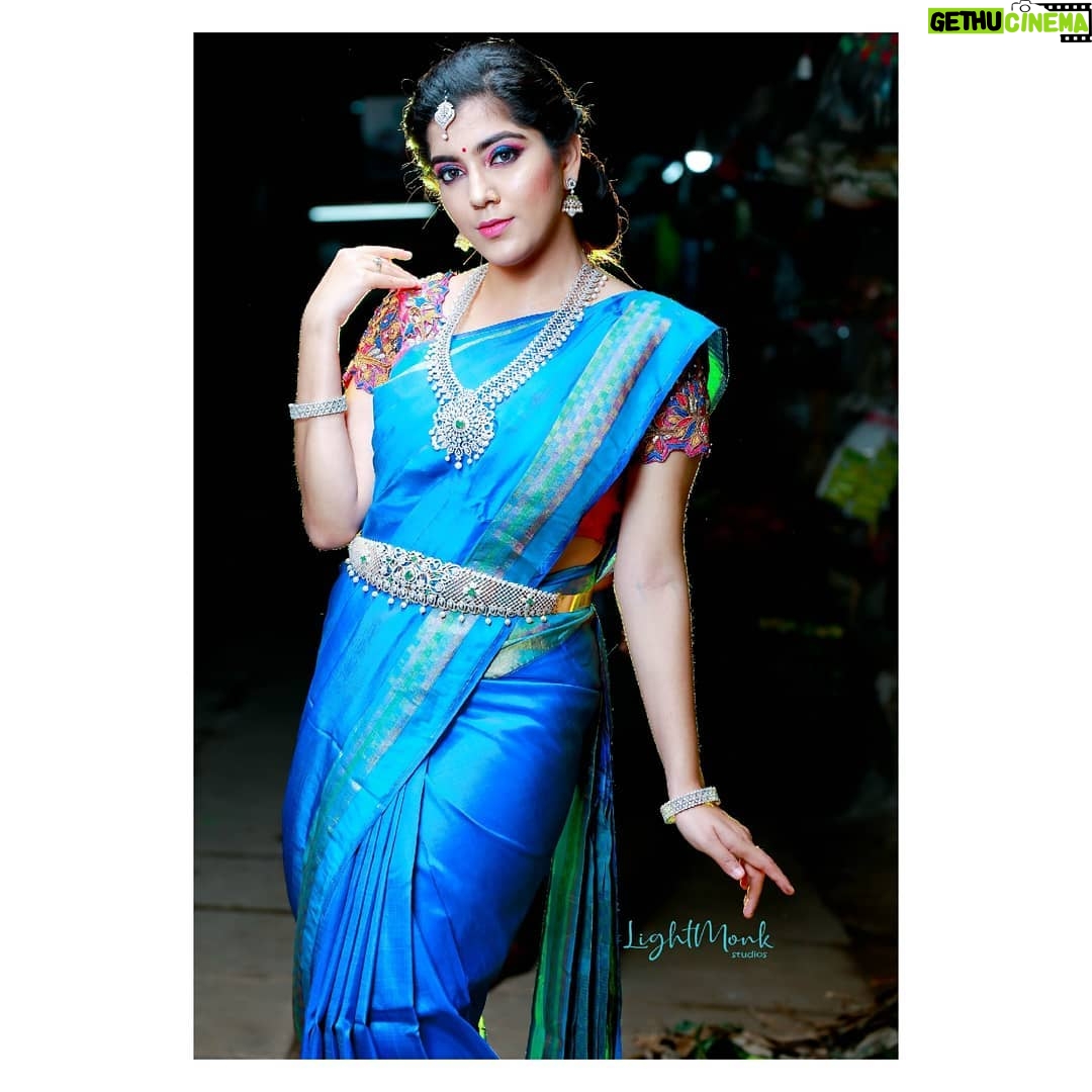 Ritika Sukheeja - 653 Likes - š
Mua @sugunadevi_makeup_artist
Photography
@lightmonkstudios
Saree and blouse
@harsaembroidery
Jewels @vishakaweddingstudio
.
.
.
.
.
.
.
.
.
.
.
.
.
#portraitsquad #portraitshots #boutique #fashion #style #love #cute #beauty #beautiful #pretty #eyes #model #dress #heels #styles #outfit #jewelry #shopping #smile #misskollywood #missindia #beautypageant #pageant #missindia #pagentry #model