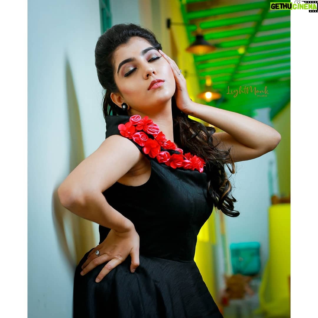 Ritika Sukheeja - 785 Likes - Light it upš·
Muah @sugunadevi_makeup_artist
Photography @lightmonkstudios
Costume by @thisadesignstudio
.
.
.
.
.
.
.
.
.
.
#portraitsquad #portraitshots #boutique #fashion #style #love #cute #beauty #beautiful #pretty #eyes #model #dress #heels #styles #outfit #jewelry #shopping #smile #misskollywood #missindia #beautypageant #pageant #missindia #pagentry #model