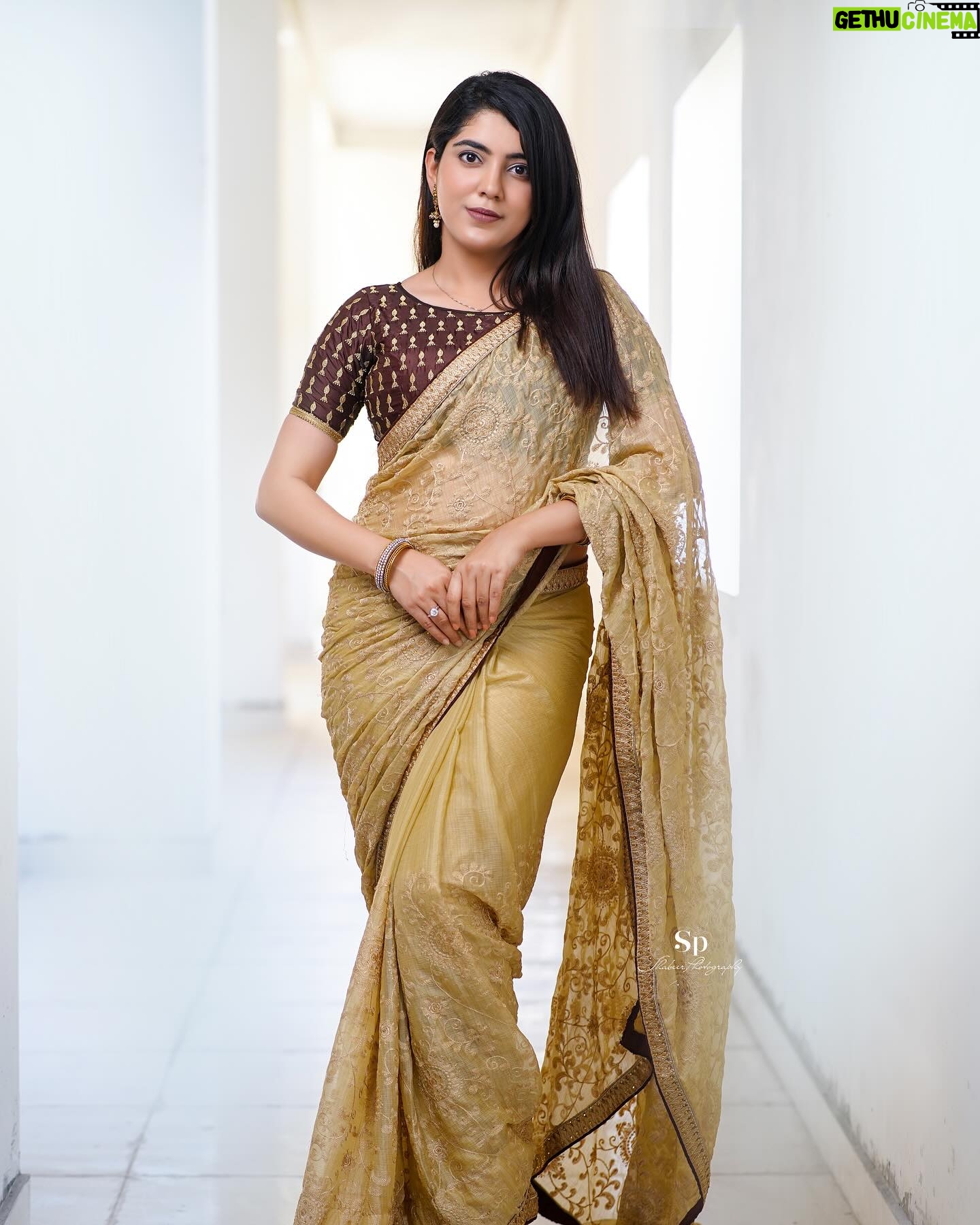 Ritika Sukheeja - 660 Likes - Always identify the main people in the photograph.
In frame : @ritikasukheeja
#model#modeling #photoshoot #photo #brandshoot #brand #sony #sonyalpha #godox #godoxindia #portraitphotography #fashion #style #cute #kerala #banglore #chennai