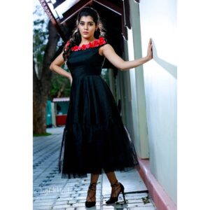 Ritika Sukheeja Instagram - Light it up🌷
Muah @sugunadevi_makeup_artist
Photography @lightmonkstudios
Costume by @thisadesignstudio
.
.
.
.
.
.
.
#portraitsquad #portraitshots #boutique #fashion #style #love #cute  #beauty #beautiful #pretty #eyes #model #dress  #heels #styles #outfit #jewelry #shopping #smile #misskollywood #missindia #beautypageant #pageant #missindia #pagentry #model