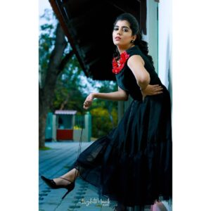 Ritika Sukheeja Instagram - Light it up🌷
Muah @sugunadevi_makeup_artist
Photography @lightmonkstudios
Costume by @thisadesignstudio
.
.
.
.
.
.
.
#portraitsquad #portraitshots #boutique #fashion #style #love #cute  #beauty #beautiful #pretty #eyes #model #dress  #heels #styles #outfit #jewelry #shopping #smile #misskollywood #missindia #beautypageant #pageant #missindia #pagentry #model