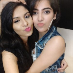 Ritika Sukheeja Instagram - Twin 😍 @subha_nandhini 
My doll has become so different in a good way and now we take pictures without and filters 😂😂😂😂. I'm just so glad about it. Grow more girl ,you deserve the best #misstamilnaduinternational . I call us a coven coz ik no one can handle us together as sisters.Love you loads dolly😘😘😘
#bffs