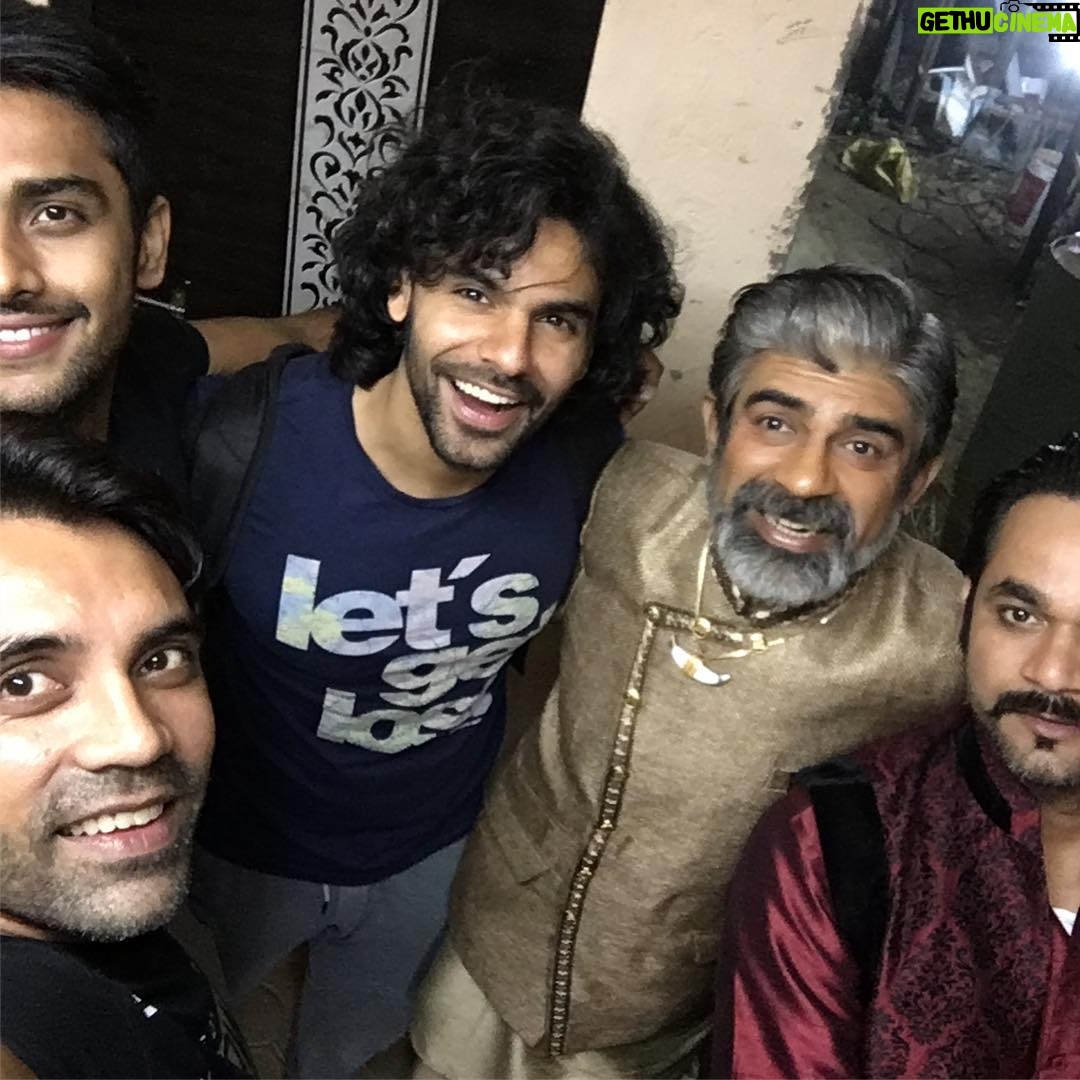 Rituraj Singh - 362 Likes - āLAADO
Veerpur Ki .....
MARDAANGIā