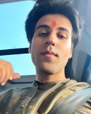Ritvik Arora Instagram - Red flag❌ Red teeka ✅