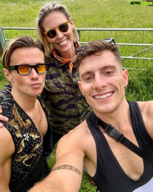 Riyadh Khalaf Instagram - What a weekend, what a bunch of legends! We danced, we didn’t eat enough and we stayed up too late.. would it be any other way during @mightyhoopla weekend? Thanks for having me @moetchandon! The gorg bodysuit is from queer Irish designer @yerwonlondon 🖤