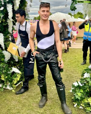 Riyadh Khalaf Instagram - What a weekend, what a bunch of legends! We danced, we didn’t eat enough and we stayed up too late.. would it be any other way during @mightyhoopla weekend? Thanks for having me @moetchandon! The gorg bodysuit is from queer Irish designer @yerwonlondon 🖤