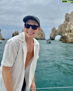 Riyadh Khalaf Instagram - A day at sea in the beautiful Los Cabos. What’s wild is seeing the exact same species of marine fish that I used to keep/breed but in their natural environment.. Damselfish, Tangs, Wrasses, pufferfish. I’m mind-blown by the natural beauty of this place 🌊🐠🇲🇽 @loscabostourism @palmpublicrelations #prtrip