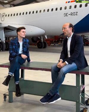 Riyadh Khalaf Instagram - If you told me this morning (or ever) that I’d be sat in a human-sized basket being cycled around an aircraft hangar by the President and CEO of @flysas, I never would have believed you 😂 Had the joy of interviewing the warm, engaging and future looking boss of the airline; Anko van der Werff today for something very special coming soon! Another day getting to smash my passions of journalism and aviation together. My heart is full! Thank you to everyone at SAS and a special shout out to @daniel.kerzner 💙✈️