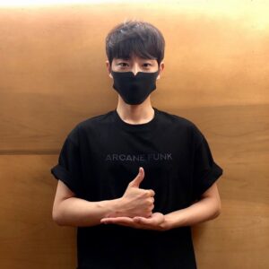 Ro Jong-hyun Instagram - 코로나19 종식을 위해 애써주시는 의료진과 방역, 소방, 자원봉사자분들의 헌신과 노고에 감사와 존경을 표합니다

그리고 뜻깊은 캠페인에 마음을 보탤수 있게 지목해주신#한지은
@hanjieun0603 선배님 감사합니다