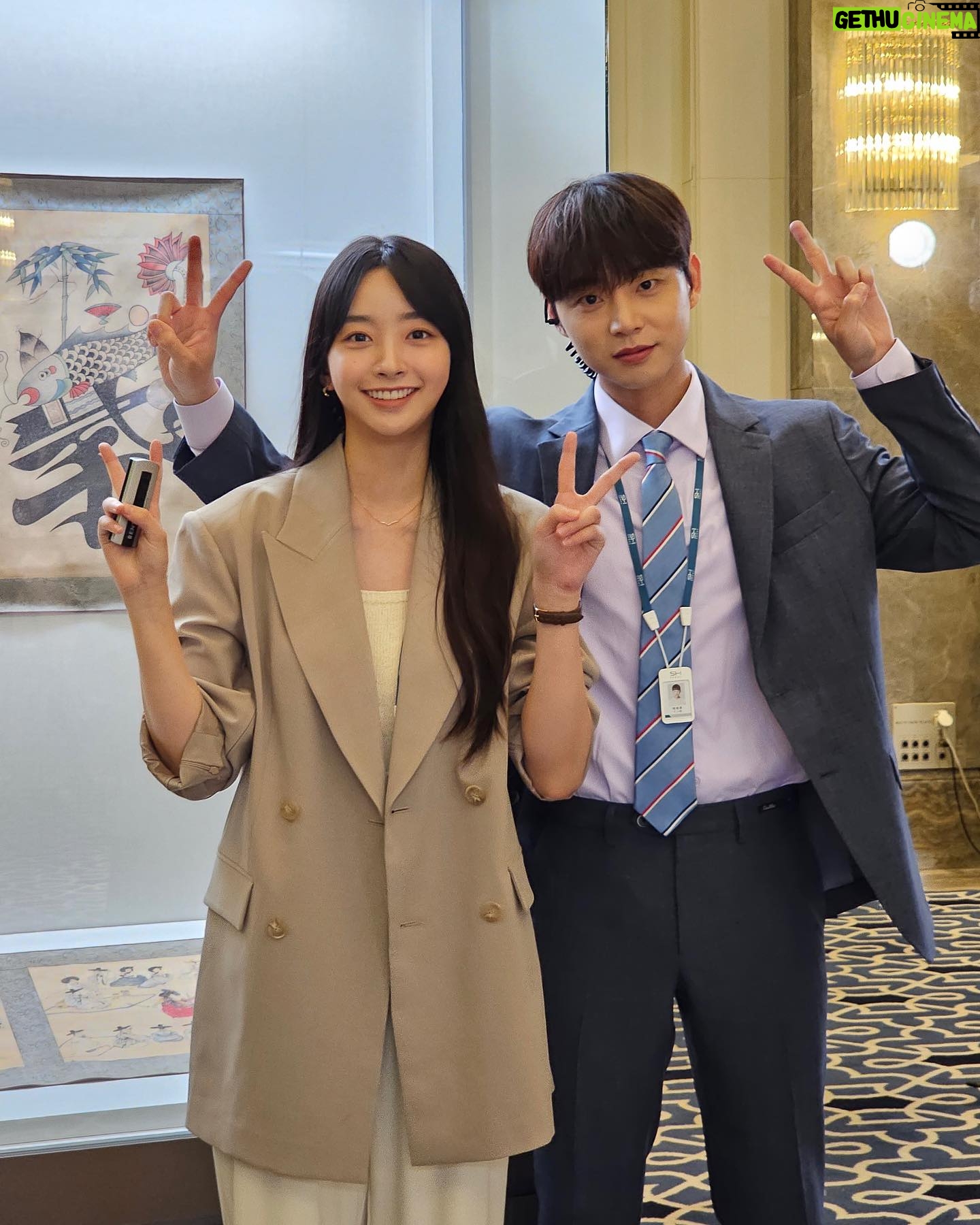 Ro Jong-hyun - 42.5K Likes - 안녕하세요😊
.
.
.
#mbc
#열녀박씨계약결혼뎐
#드라마
#drama