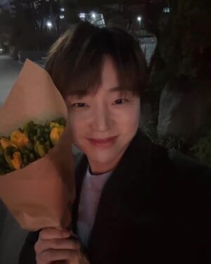 Ro Jong-hyun Instagram - youtube🧡ro0116
.
.
.
#start 
#youtube 
#ro0116