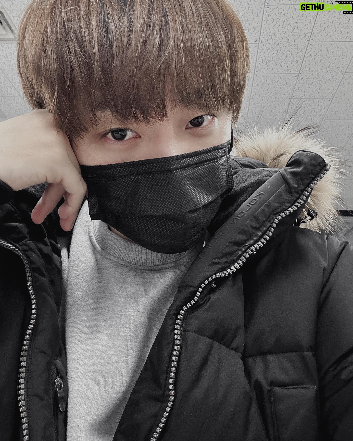 Ro Jong-hyun - 16.9K Likes - 🖤
.
.
.
#셀카