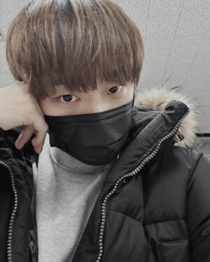 Ro Jong-hyun Instagram - 🖤

.
.
.
#셀카