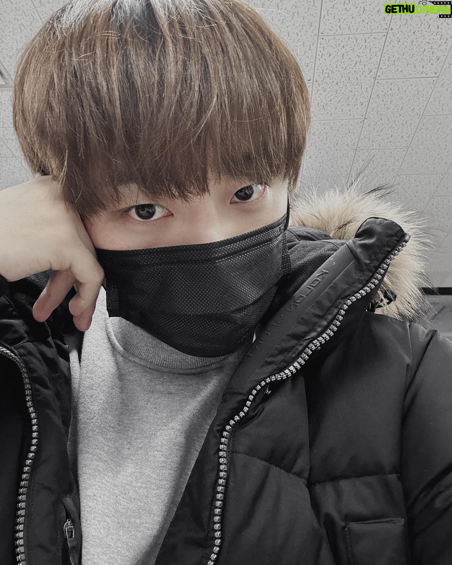 Ro Jong-hyun - 16.9K Likes - 🖤
.
.
.
#셀카