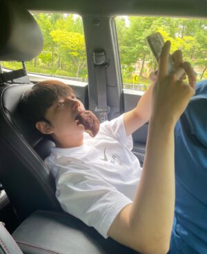 Ro Jong-hyun Instagram - .
.
.
#빵