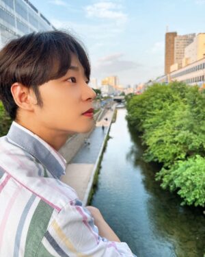 Ro Jong-hyun Instagram - 🧡

.
.
.
#youtube 
#ro0116