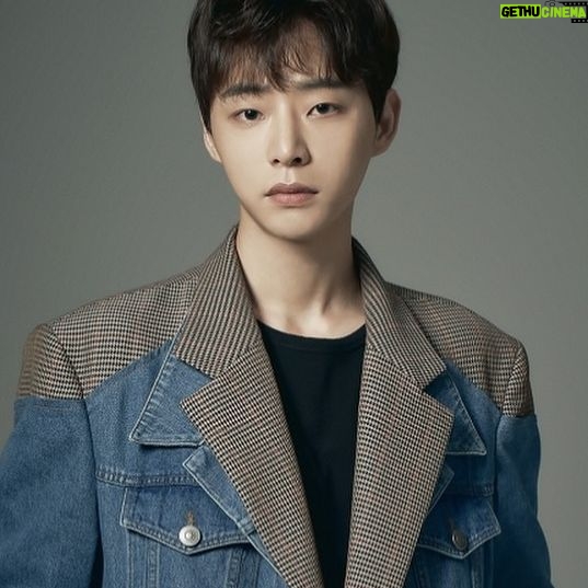 Ro Jong-hyun - 16.7K Likes - mbc 꼰대인턴
.
.
.
#mbc
#드라마
#꼰대인턴
#화이팅
#❤
