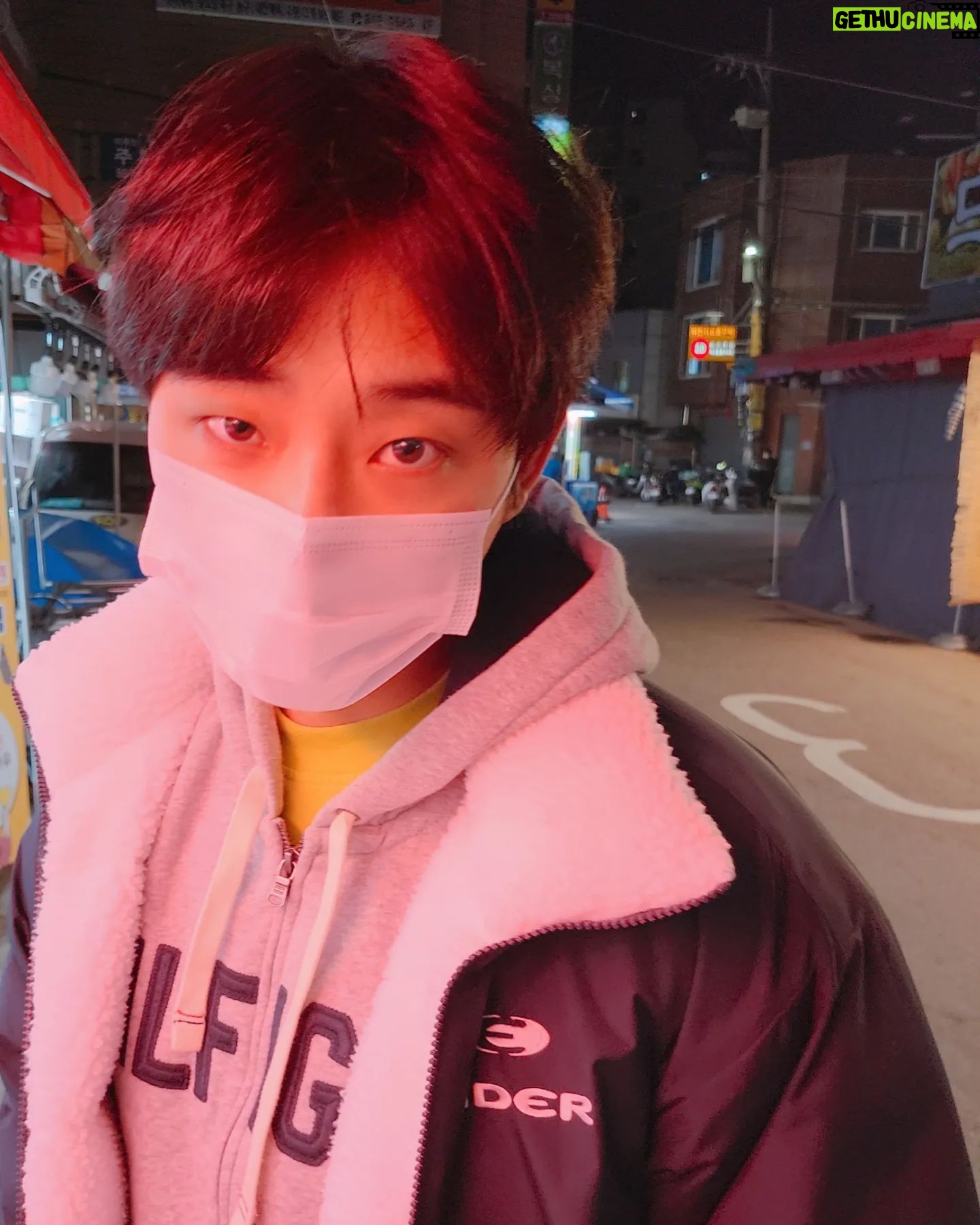 Ro Jong-hyun - 16K Likes - 💢
.
.
.
#조심해라
#감기
