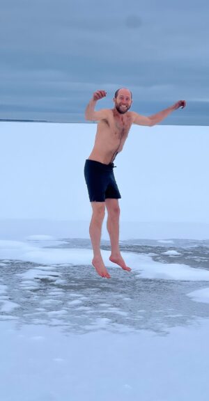 Rob Greenfield Instagram - I’ve been swimming in the cold waters of Lake Superior and the creeks and rivers of the region for the last four months. The ice has finally come onto Chequamegon Bay and is now too thick for me to easily break through. But I still managed to refresh myself with the pure waters of my homeland!

This is one of my last swims in these frozen waters before returning to the mountains of North Carolina where I will continue to swim in the cold waters for the weeks ahead.