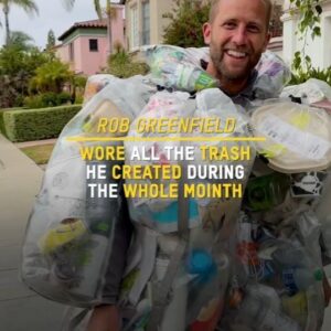 Rob Greenfield Instagram - Wow! For one month, @robjgreenfield wore every piece of trash as a suit. And for a good reason...

#singleuse #plastic #bettersociety #pollution #plastic #inspiration