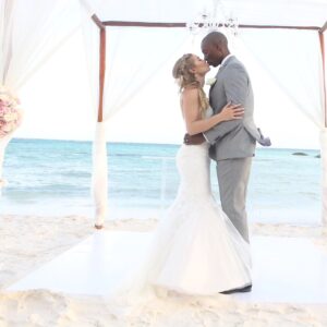 Robbie Jones Instagram - My life. My love. My heart. My world. Happy Anniversary, babycakes! 7 years!!! And we're just getting started! ❤️🥂💍