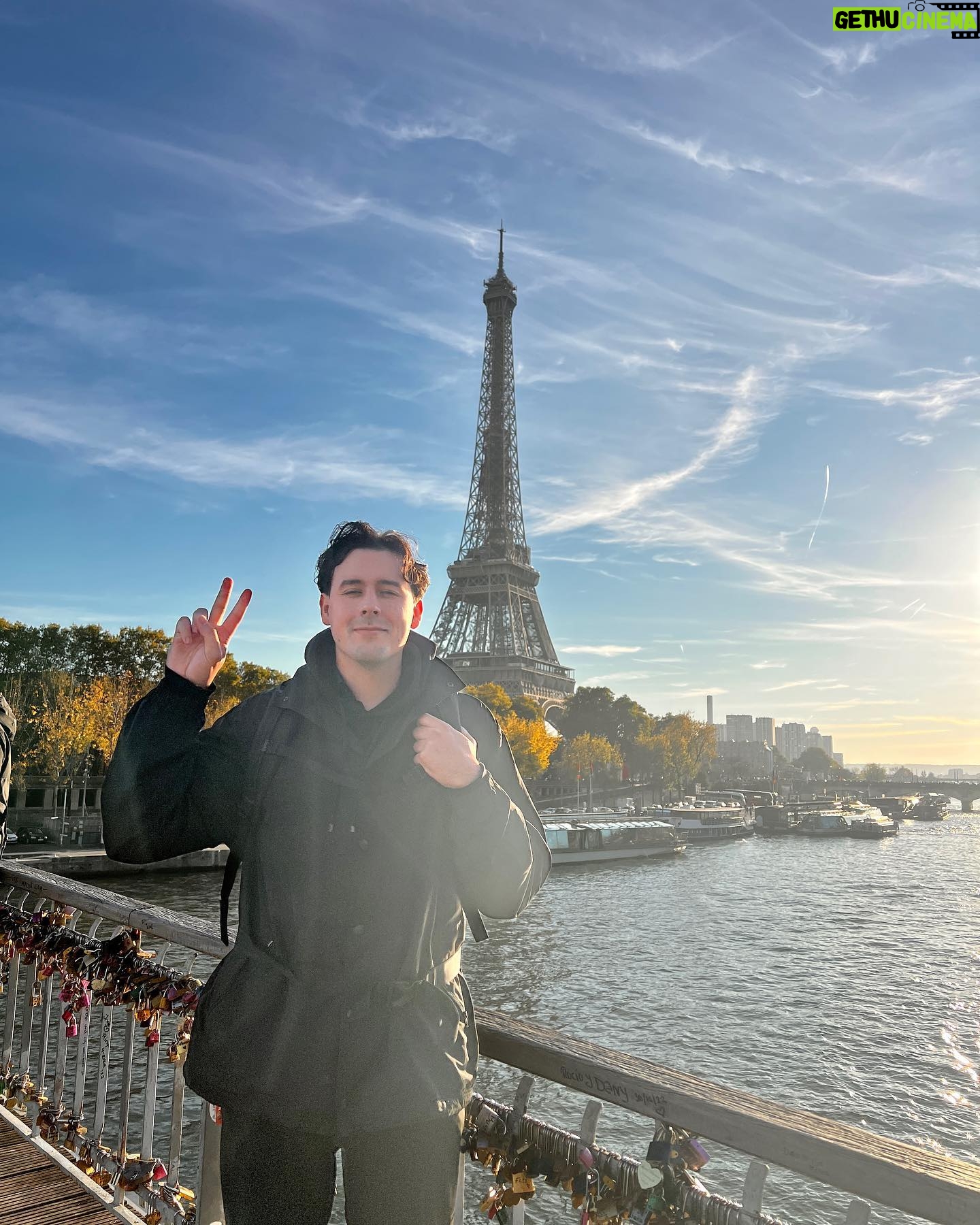 Robert Brosowski - 35K Likes - Oui viel willst du in Paris essen?
Rob: Ja!😁
Danke fürs unglaubliche Feedback zum letzten Video! Das nächste wird in dieser Sekunde produziert!💪