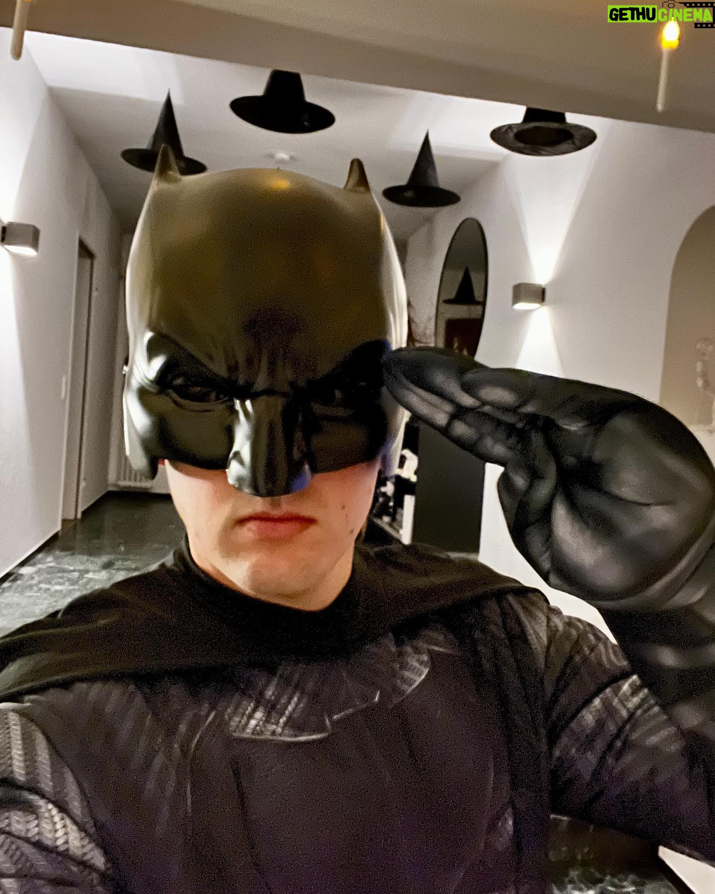 Robert Brosowski - 62.6K Likes - Sei immer du selbst! AuĆer du kannst Batman sein, dann sei Batman.š¦š