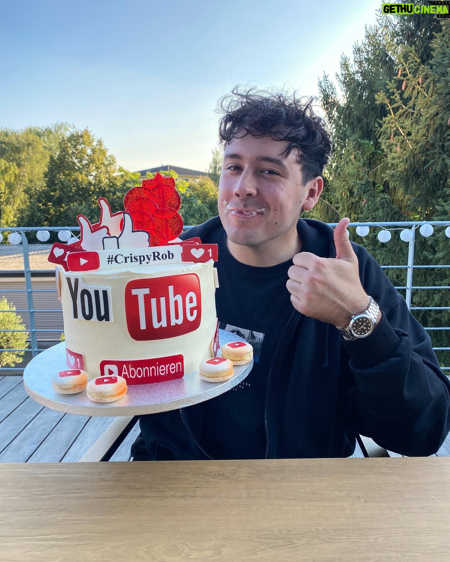 Robert Brosowski - 69.3K Likes - Danke an Mama und Papa für den Kuchen!šā¤ļø