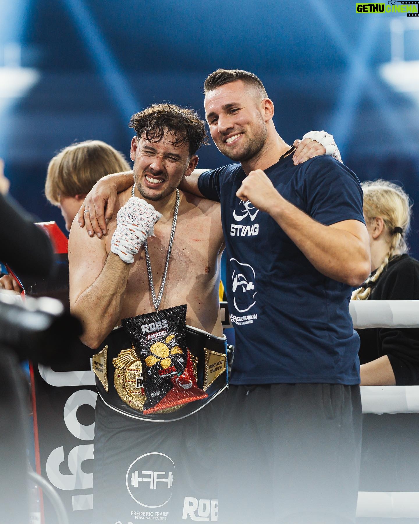 Robert Brosowski - 48.3K Likes - Remember my Nameš„š„
Danke an alle die Teil dieser Reise waren!ā¤ļø
Es war die verrückteste Nacht meines Lebens! šø @witters_sportfotografie @dermeusel @leeonbeeon @flotreiber