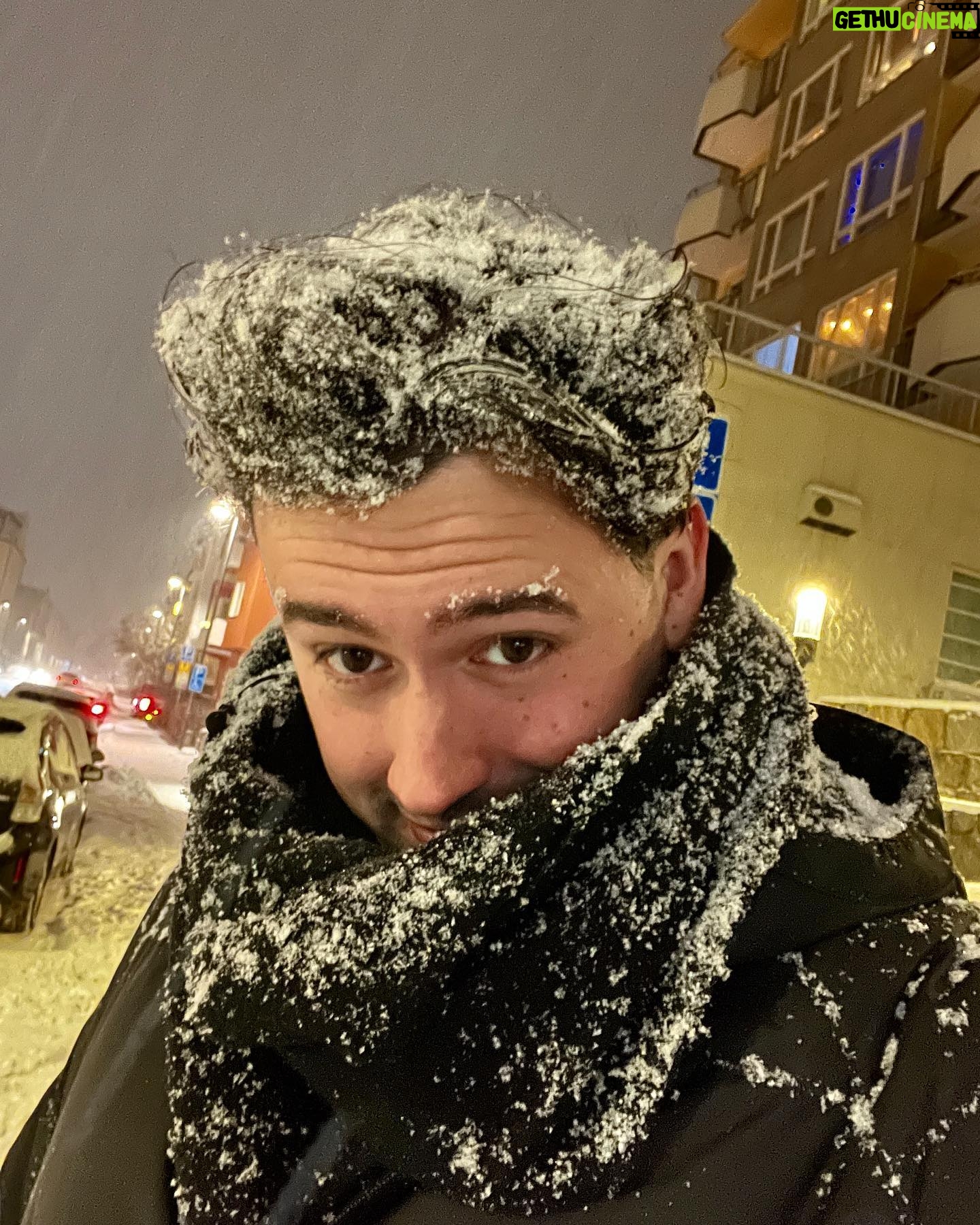 Robert Brosowski - 41K Likes - Det var ett nƶje Sverige! - Es war mir eine Freude Schweden! Eine weitere kulinarische Reise ist zu Ende gegangen! Der Norden gefƤllt mir sehr! Auf Winterfe⦠ehh ich meine Stockholm!šŖ