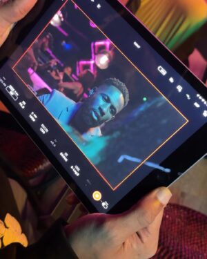 Robert Dean III Instagram - Back in that mode😤🎬

(Thank you to everyone that helped out on this film including the producer @trecelashae & special thanks to @noshatl_ for letting us use there restaurant, grand opening the 21st of June)

‼️THERE WAS NO REAL WEAPONS OR BLOOD USED IN THIS POST, ITS ALL ITS PROPS AND MAKE UP THIS IS A MOVIE SET‼️