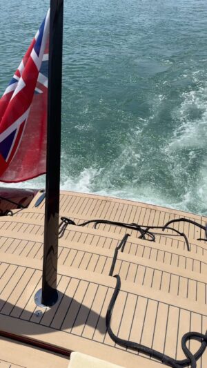 Robert Geiss Instagram - Jetzt geht’s mit dem Speedboot nach Cannes Geburtstag feiern ein wunderschönes Wochenende @roberr wer