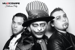 Robert Ochoa Instagram - Writing our own Vampire Diary… 🦇🖤🩸