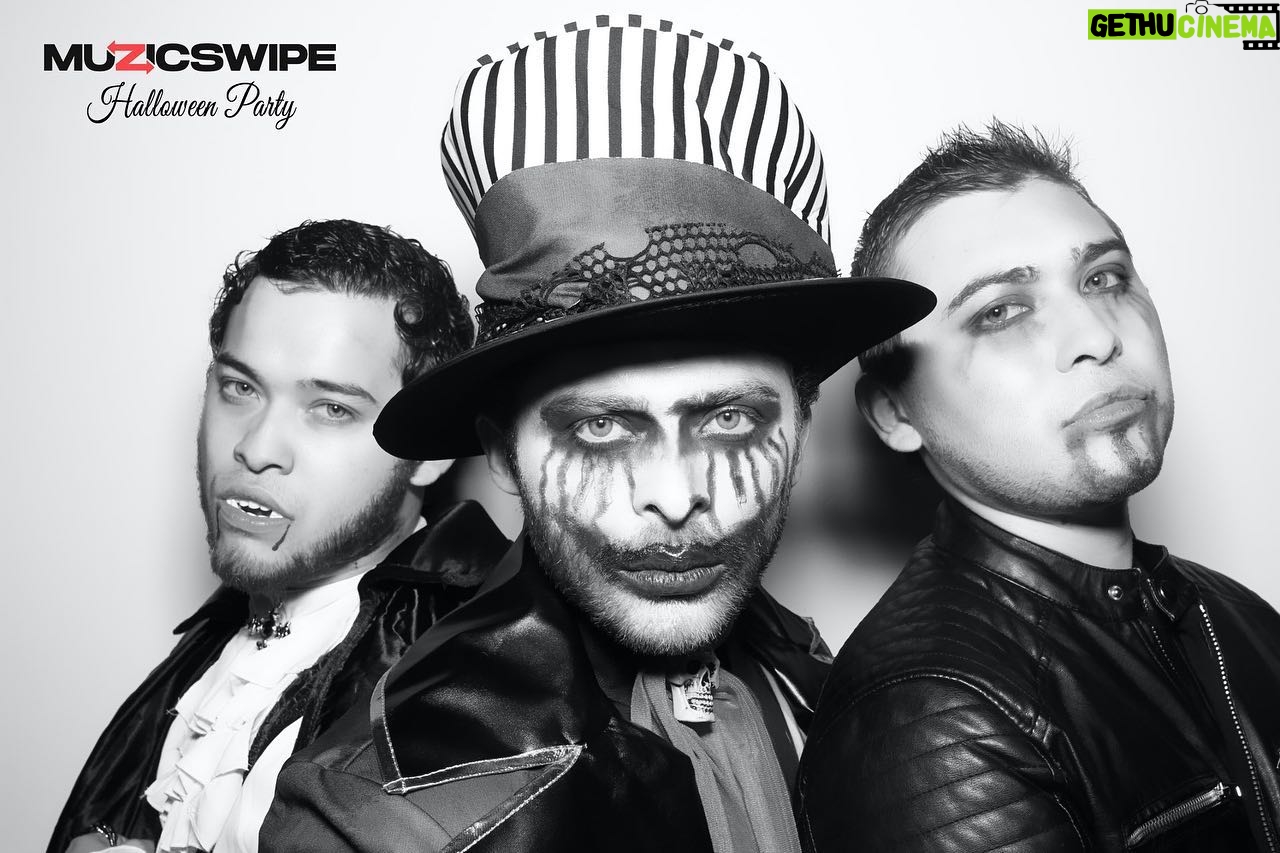 Robert Ochoa - 3 Likes - Writing our own Vampire Diary… 🦇🖤🩸