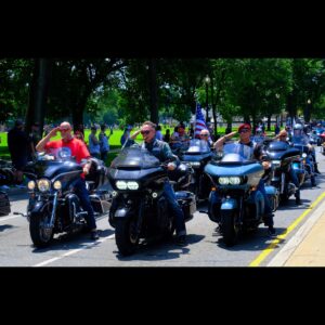 Robert Patrick Instagram - We will remember our fallen service members with pride this weekend. I hope you have a memorable Memorial Day🇺🇸

#RollingToRemember #RideForAmerica 

#rtr2024 #rollingthunder #honorthefallen #memorialday2024 #documentary #harleydavidson #bfmc