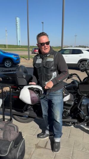 Robert Patrick Instagram - Day 4 #RollingToRemember #r2r 
Out here in Kansas traveling through this countries beautiful farm land. Gorgeous! 🇺🇸

#R2R2024 #harleydavidson #roadglidelimited #boozefighters #usatrip #amvets