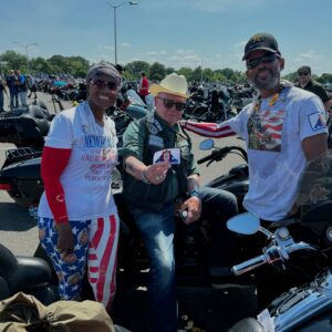 Robert Patrick Instagram - We will remember our fallen service members with pride this weekend. I hope you have a memorable Memorial Day🇺🇸

#RollingToRemember #RideForAmerica 

#rtr2024 #rollingthunder #honorthefallen #memorialday2024 #documentary #harleydavidson #bfmc