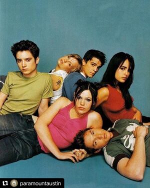 Robert Rodriguez Instagram - See you all Tonight!
・・・
#Repost @paramountaustin Cult classic THE FACULTY (1998) screens on 35mm TONIGHT to kick off our PANIC AT THE PARAMOUNT series with @hyperrealfilmclub 🎞️🍿 Director Robert @rodriguez joins us for a live intro and Q&A for his star-studded body snatcher   he'll reveal a surprise BONUS screening of a classic horror film that inspired THE FACULTY. Prepare yourself for late night frights… 

🎟️ Tickets at link in bio. 
Shoutout to our event partners @fangoria