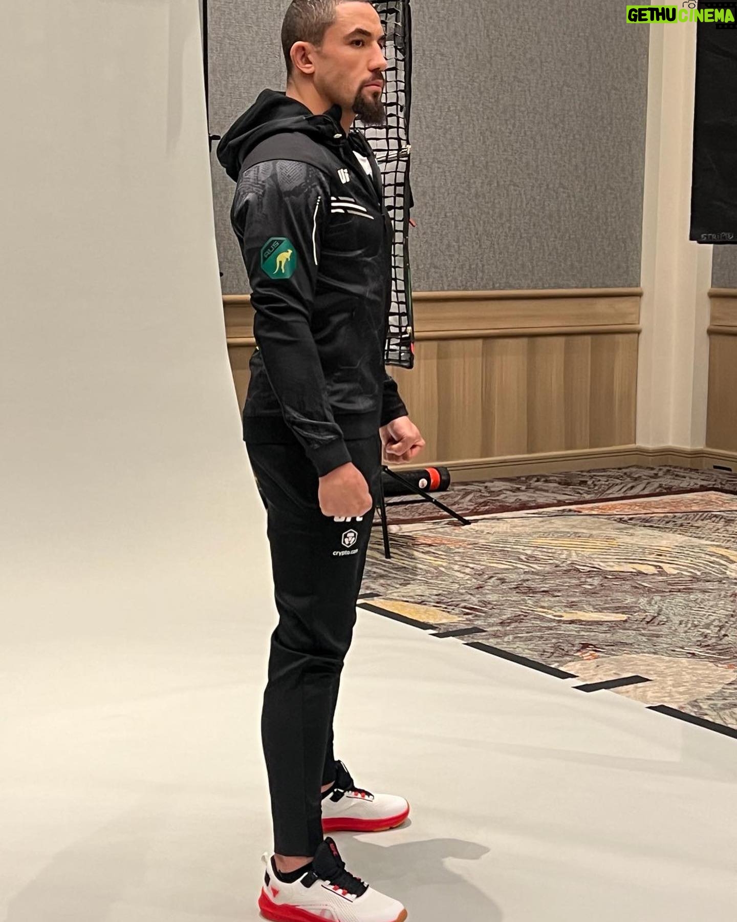 Robert Whittaker - 47.6K Likes - Media Day done. Dialled in. 3 Days 👊🏽👊🏽
#ufc298 #ufc #ufcanz #letsgo
