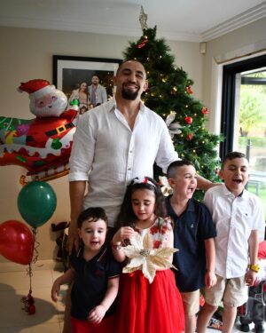 Robert Whittaker Instagram - Merry Christmas everyone and have a great holiday period ! Let’s rip in next year 👊🏽